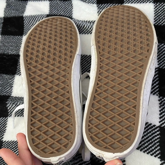 White lace up vans - Picture 3 of 5